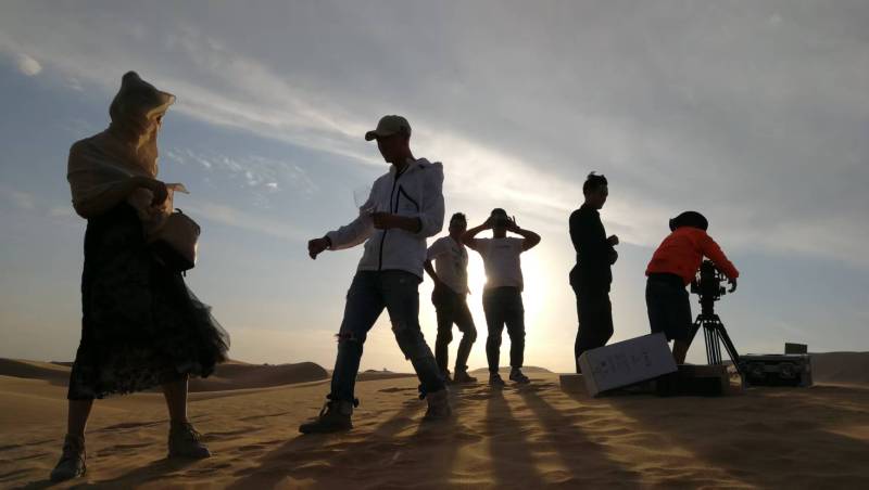 和平县广告片制作：科技企业专属，用创意镜头诠释技术与创新！